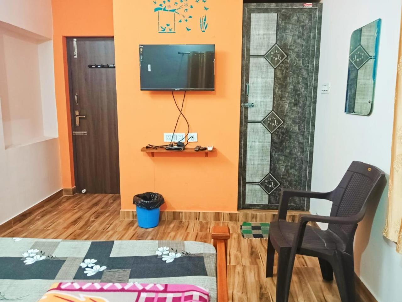 Отель Kpr Residency Near Isha - Adiyogi Alandurai Экстерьер фото